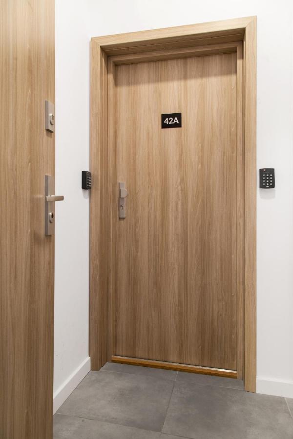 Househost Apartament: Ul. Miodowa 42/42A Cracovia Exterior foto